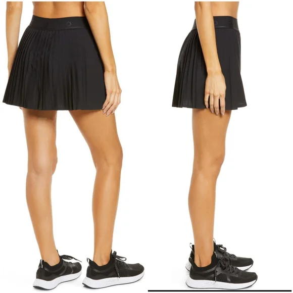 Alo Aces Sport Skort In Black - Picture 2 of 13